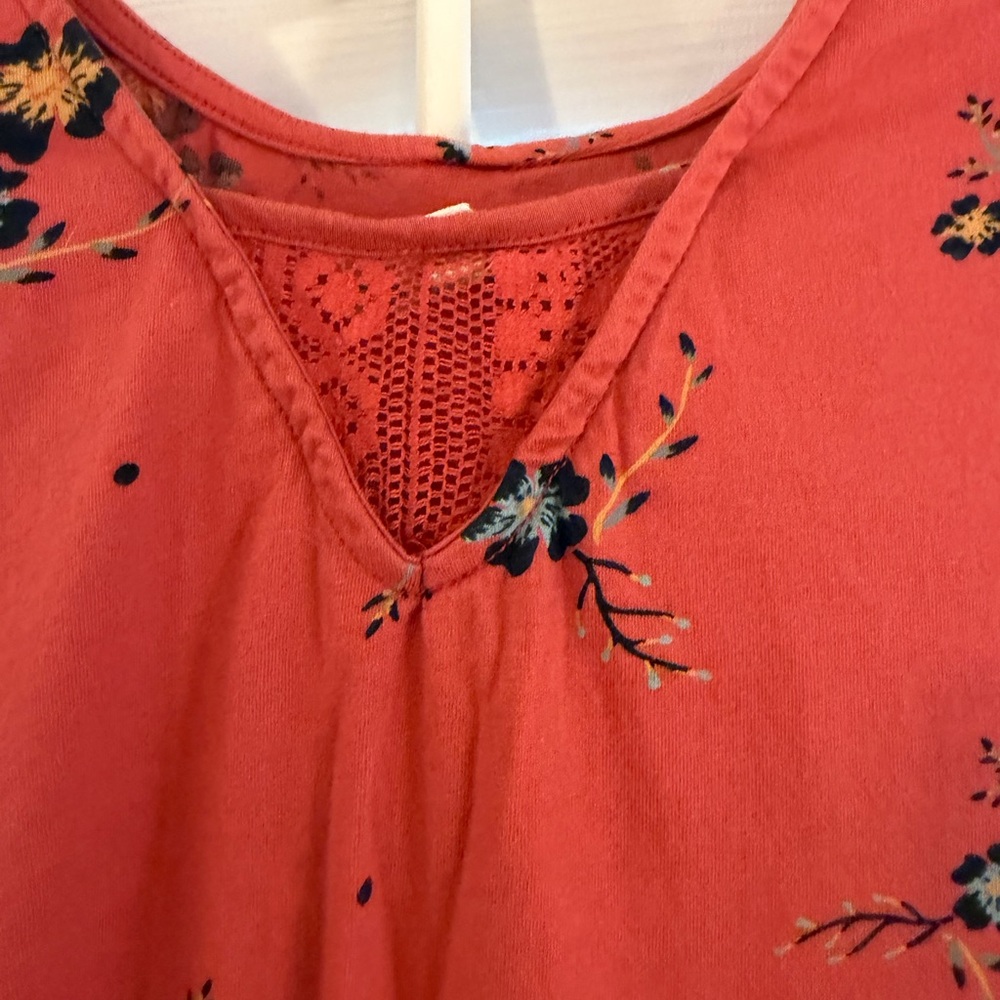 Roxy Girl Dress in Red with Floral Design, Large (12), Like New - Picture 4 of 7